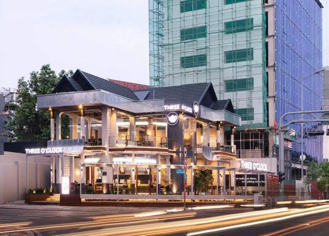 Bán mặt tiền Phan Đăng Lưu, Phú Nhuận - DT 10x35m, 350m2 - 2 tầng - CTXD hầm 10 tầng - giá 70 tỷ
