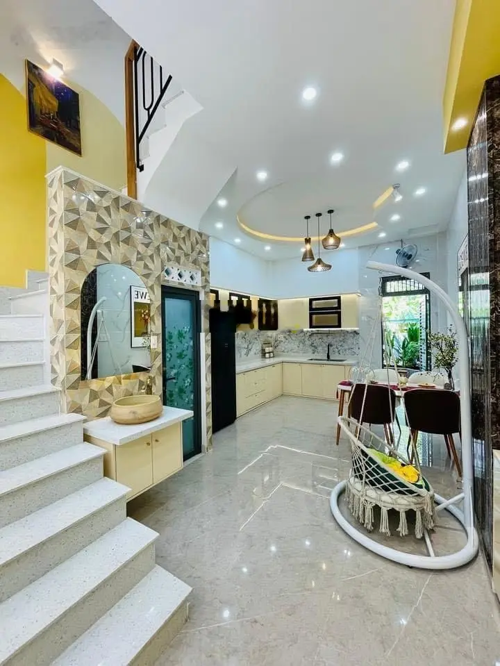 Bán gấp nhà HXH Đ. Lãnh Binh Thăng, P. 13, Quận 11, 75m2, sổ riêng, đang cho thuê 18tr/th