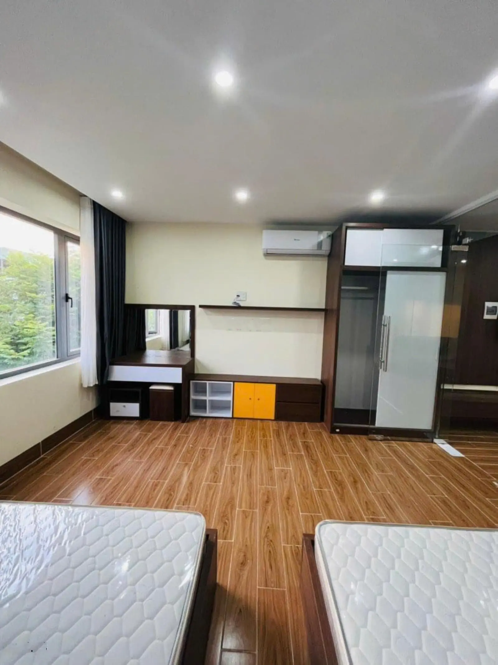 Bán tòa căn hộ 8 tầng đường hoàng bích sơn, dt 103m, tổng 15 căn , dt hơn 70/th - giá 19 tỷ tl