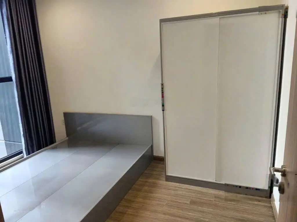 Bán căn 1 ngủ cộng diện tích 44m2 nhà nội thất cơ bản có bếp tòa P2 tầng trung giá 2,630 tỷ