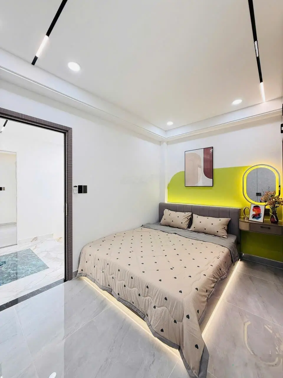 Bán nhà đẹp 1 sẹc thẳng, sát mặt tiền Đ. Nguyễn Tư Giản, 3PN, phòng thờ, 5WC, trệt lửng 2 lầu, P.12