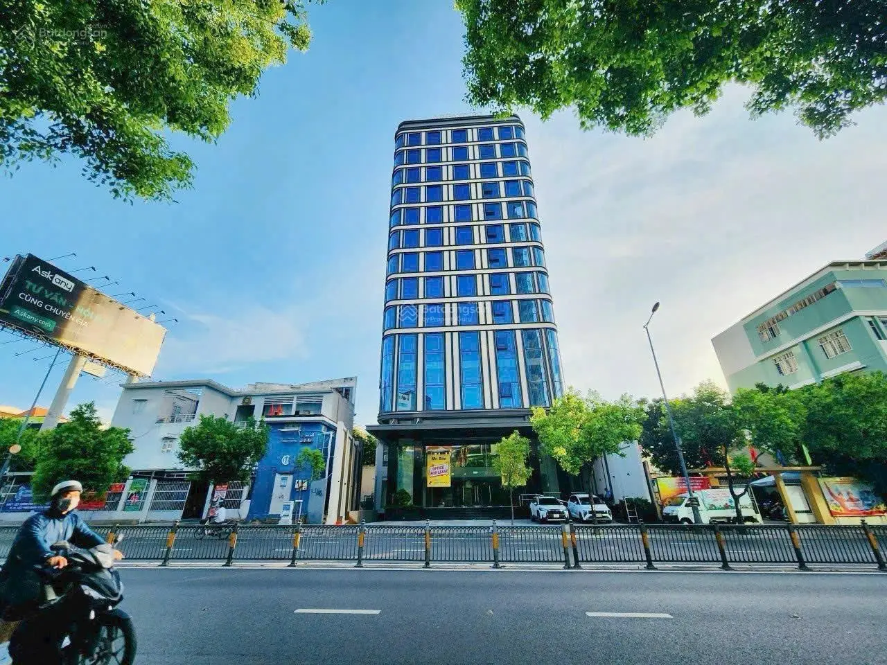 CHỦ NGỘP-GIẢM GIÁ! CẦN BÀN TÒA NHÀ MT HOÀNG VIỆT -13X21M - HẦM 10 TẦNG - HDT:190 TR/TH -CHỈ 42 TỶ