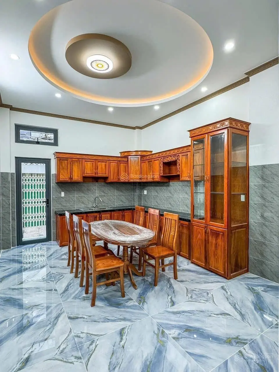 Bán nhà 2 mới 100% nội thất full sổ hồng hoàn công lộ 19m kế bên trường đại học Y Dược TP Cần Thơ