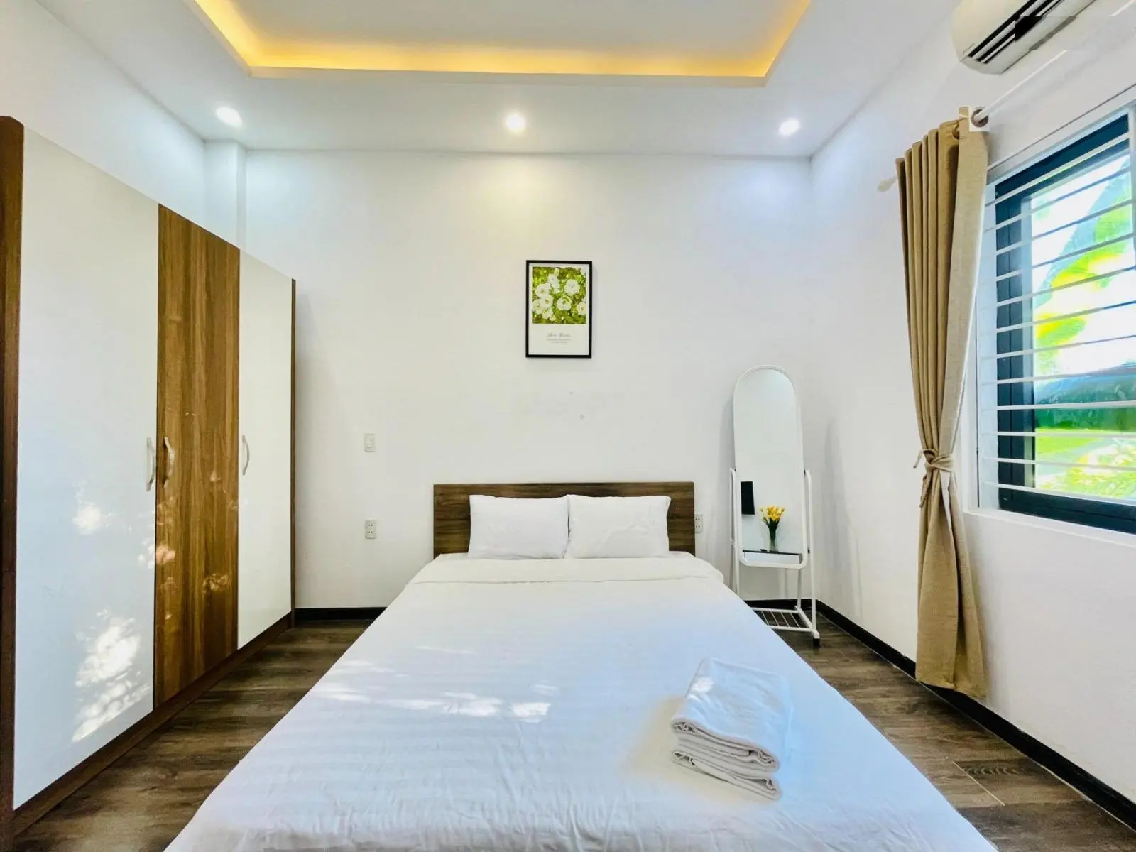 Bán nhà 3 tầng đẹp hiện đại, khu biển Phạm Văn Đồng, Sơn Trà