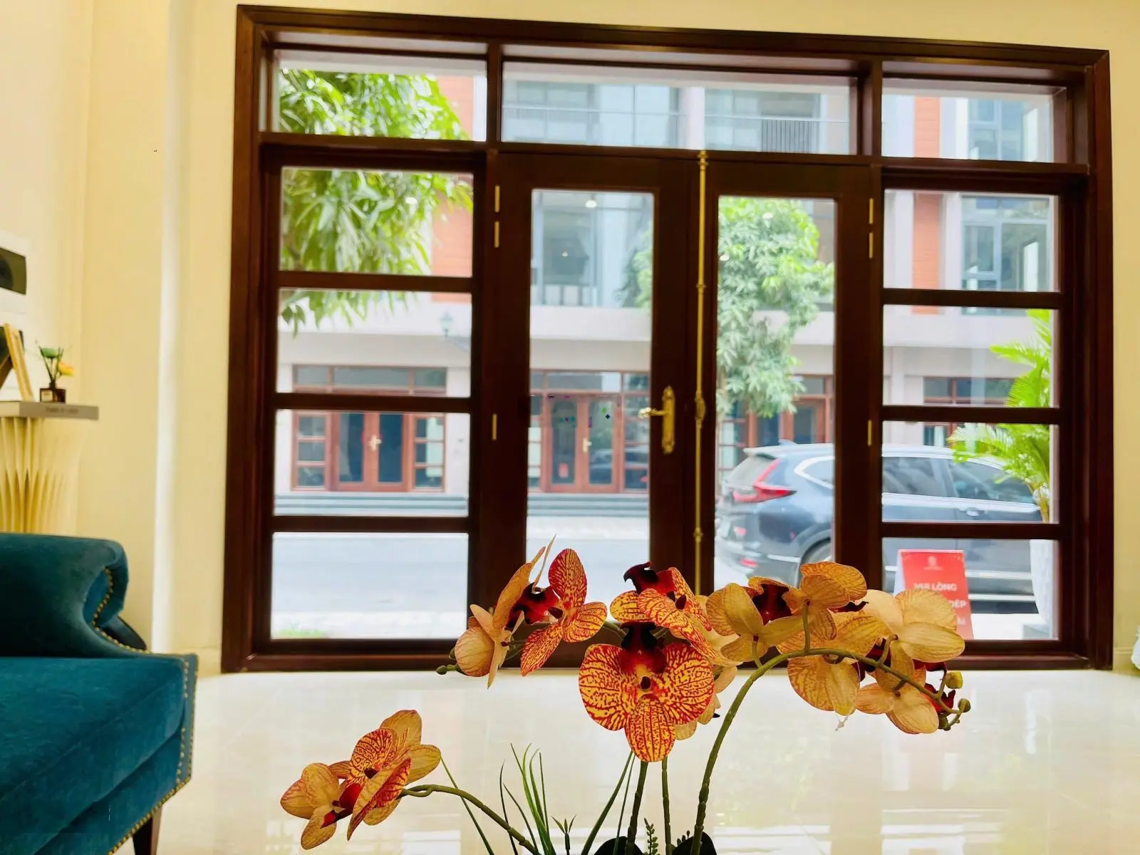 Chính chủ cắt lỗ liền kề 54m - Đã hoàn thiện 3 tâng - có cam kết tiền thuê 18% - Trung tâm dự án