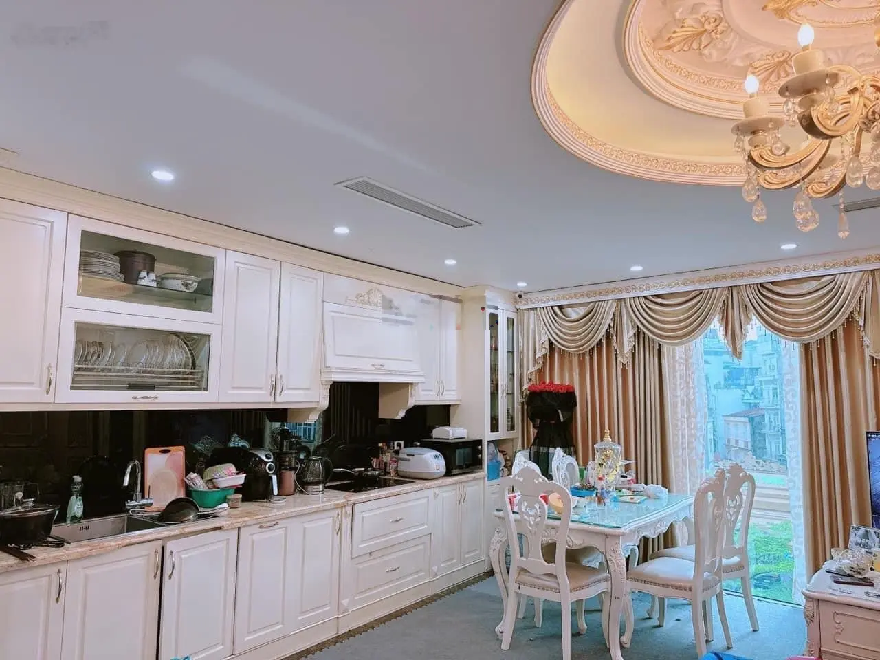 Hàng độc! Mặt phố Trần Thái Tông, kinh doanh đỉnh, vỉa hè, 2 thoáng, thông sàn, thang máy, 52m2*7T
