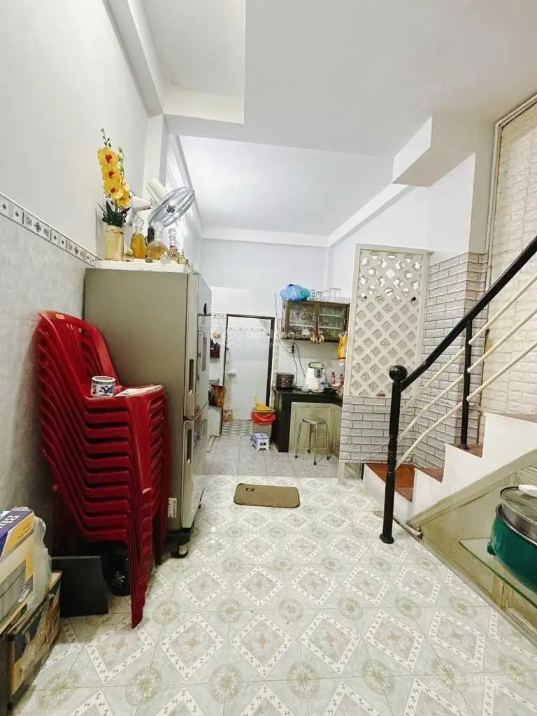 Bán Nhà hẽm Đoàn Văn Bơ Quận 4 - 41m2 - 3 tầng- sổ hồng - Giá 3,x tỷ
