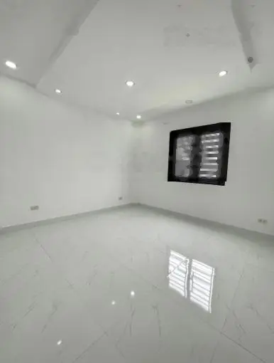Vợ chồng tôi bán nhà Tôn Đản P10 Q4. DT 61,06m2 giá 2tỷ590 gần CV Khánh Hội. Đang cho thuê 25tr/th