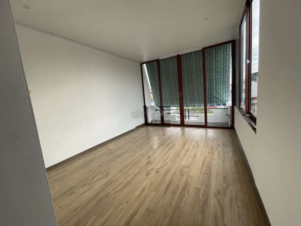 Bán nhà 3 tầng 40m2 tại Đông Dư.