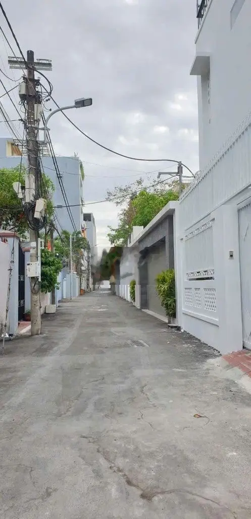 Bán lô kiệt oto CHẾ LAN VIÊN ngang 15m giá rẻ