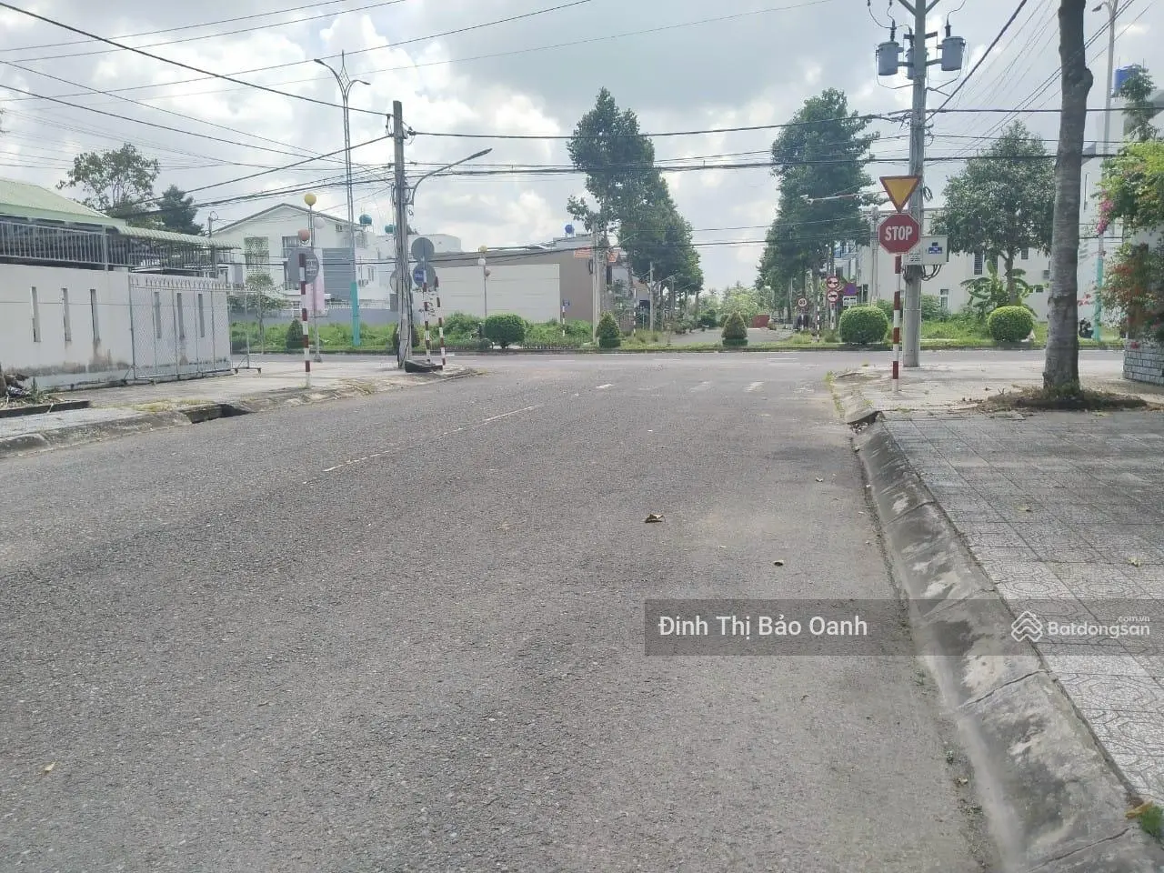 Cần bán gấp lô đất đường số 2, Phú Hưng, Bến Tre gần chợ Tú Điền, 150m2/600tr, SHR, thổ cư 100%