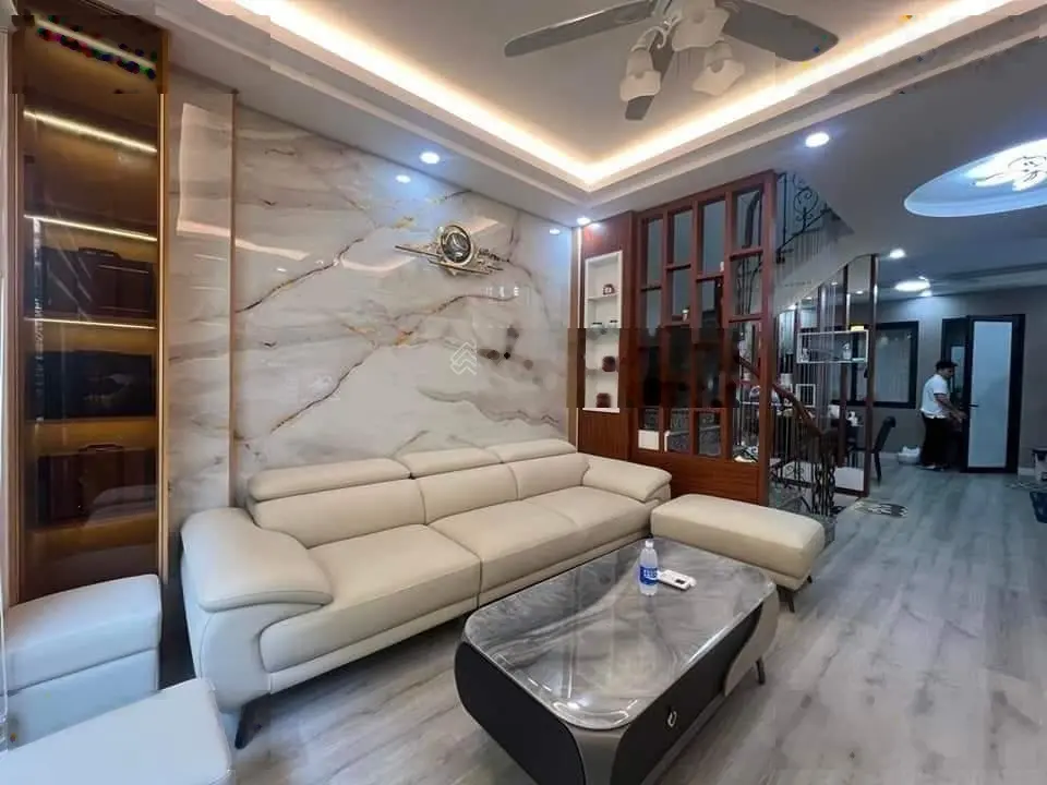 Bán nhà dân xây Bồ đề nhà gần như còn mới nguyên, chủ tự thiết kế
