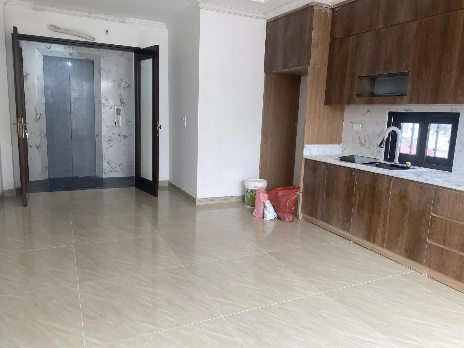 Bán nhà Mặt Phố Nguyễn Hoàng 2 thoáng Trước sau 8 tầng thang máy, 80m 44 tỷ