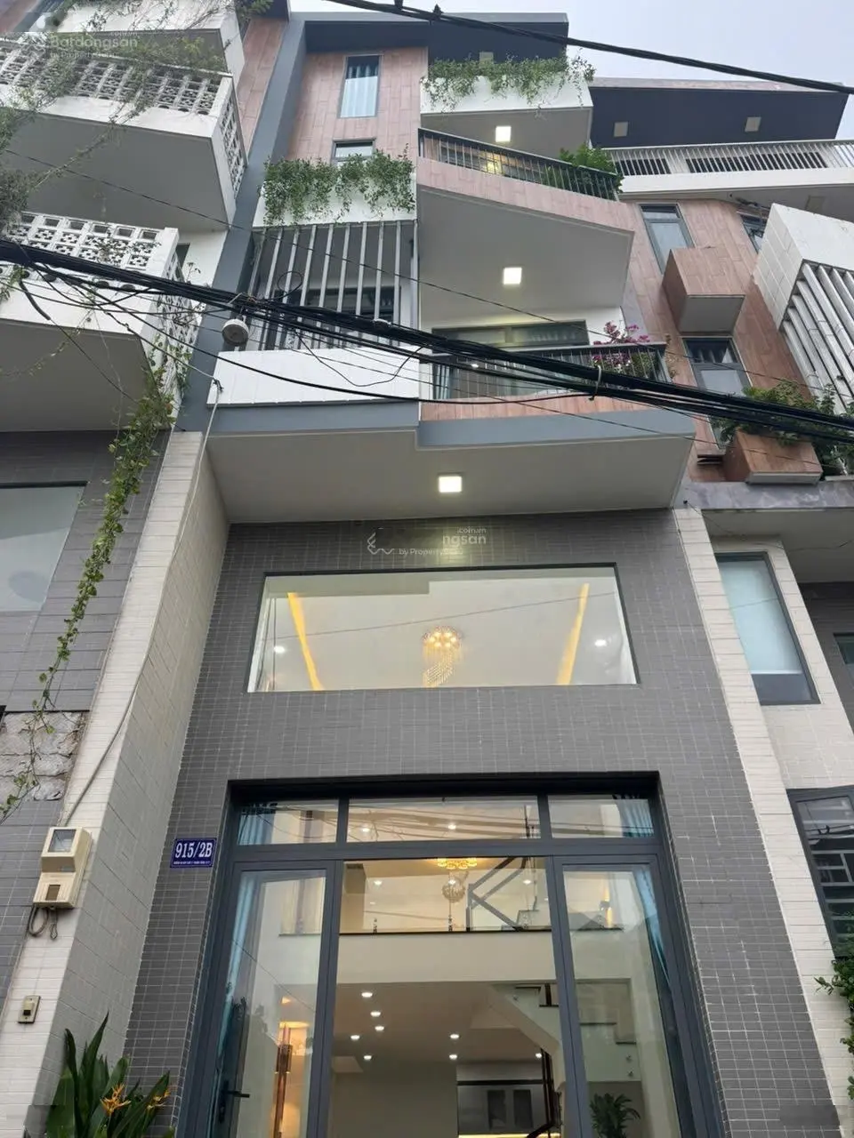 Nhà 1 trệt 1 lửng 3 lầu ngay Hà Huy Giáp vô 15m