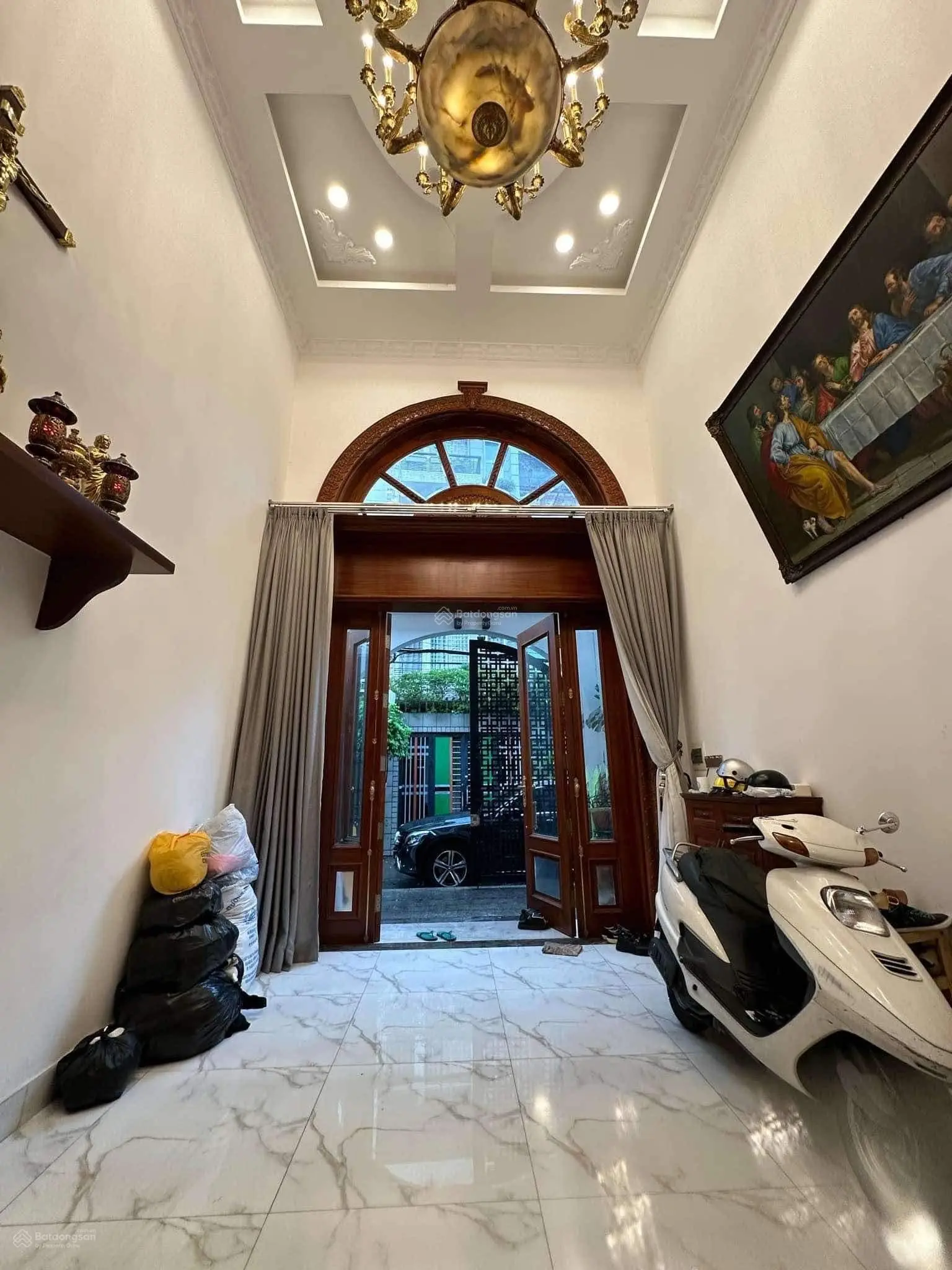 Trường Chinh - Khu Bàu Cát - 102m2 - thang máy - tặng full nội thất cao cấp - ô tô ngủ trong nhà
