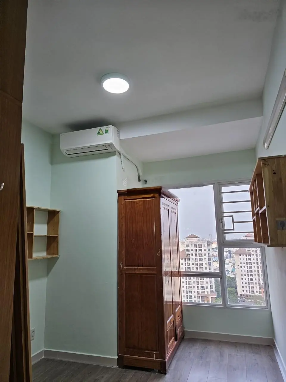 Cần bán căn hộ Vạn Đô - Quận 4 DT: 85m2, 2 PN, 2WC, tặng máy lạnh, rèm cửa, máy giặt, giá 3.4 tỷ