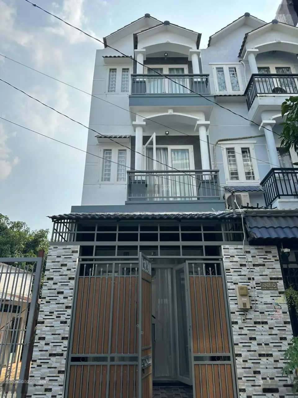 Mua nhà đón tết , căn nhà mới 2 lầu rộng rãi ngay Hoàng Anh Gia Lai