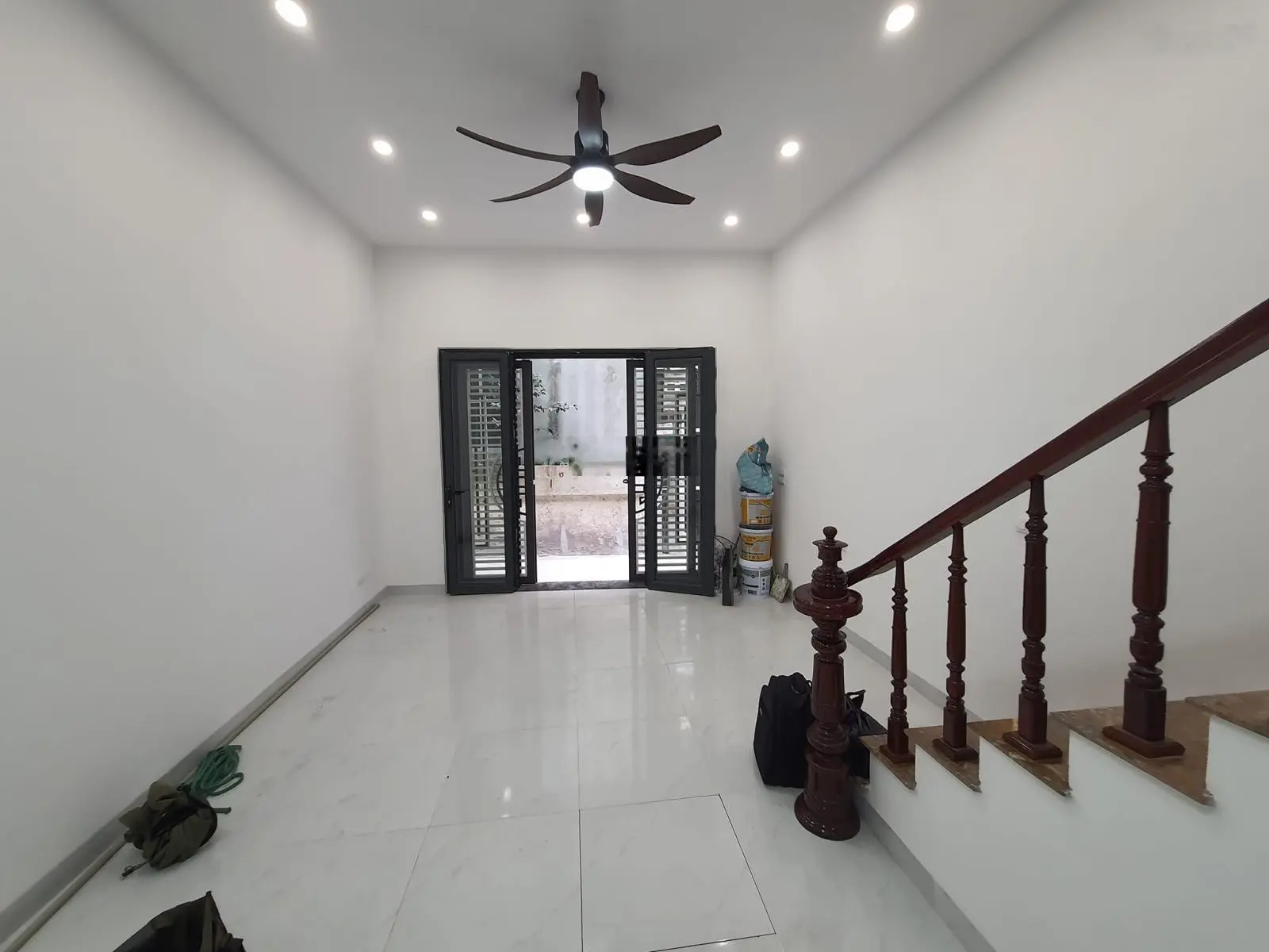 Chỉ 4.55 tỷ sở hữu ngay nhà 4.5 tầng, 3 ngủ tại 467 Lĩnh Nam, Hoàng Mai