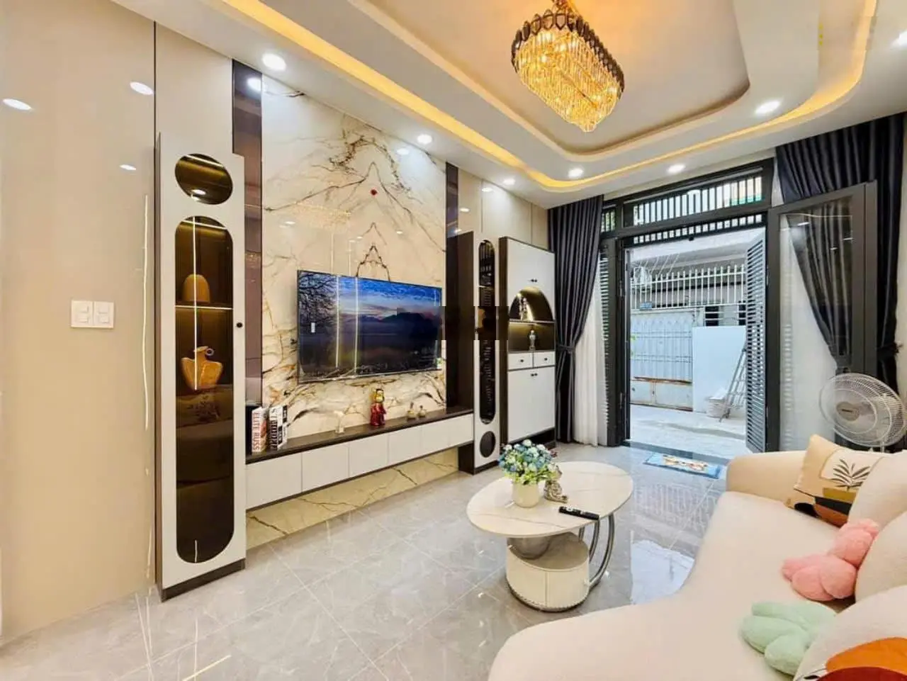 Chủ cần bán nhà gấp Bùi Văn Ngữ, Q12, 64m2, 2 tỷ 200, cho thuê 18 triệu, Sỗ sẵn