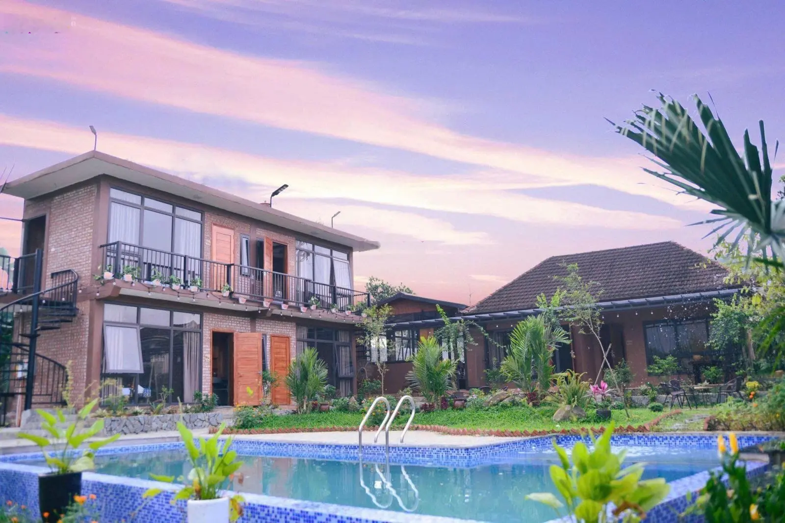 Chính chủ cần bán Villa Laifarm Vân Hoà, Ba Vì, Hà Nội, 2220m2, sẵn dòng tiền kinh doanh homestay