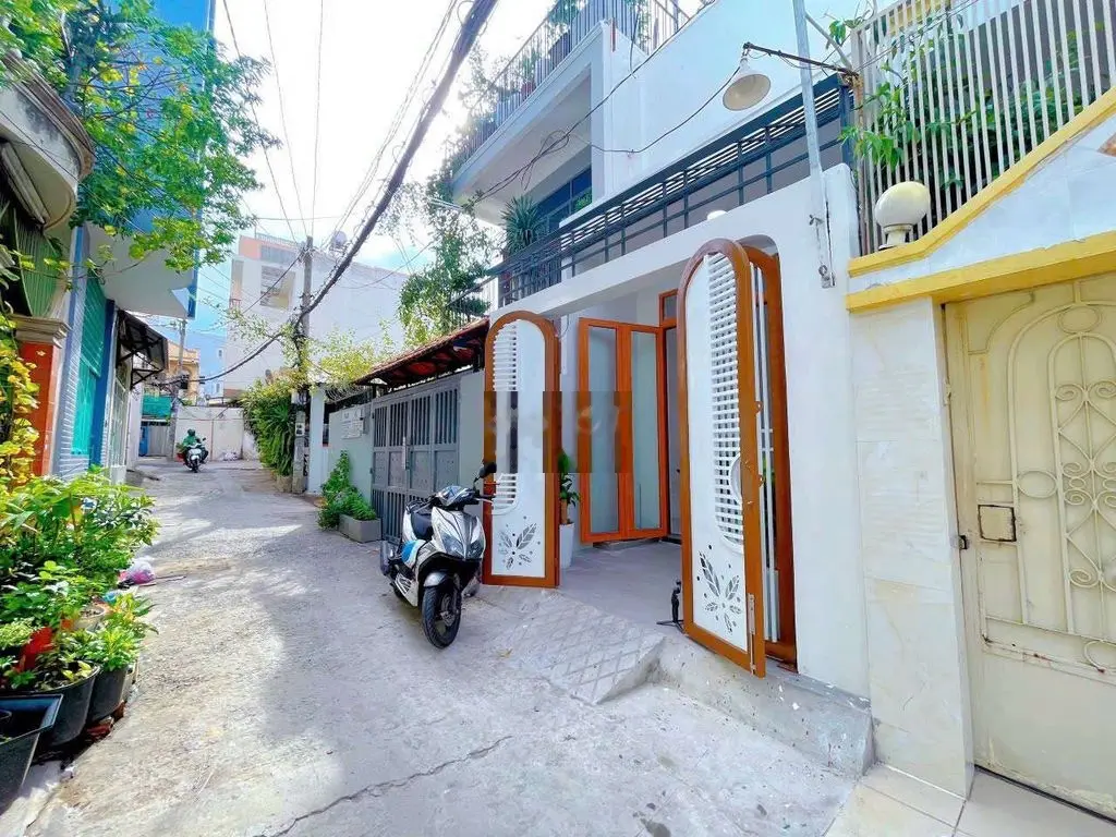 BÁN GẤP NHÀ 2 LẦU PHAN VĂN TRỊ 60M2 SỔ VUÔNG ĐẸP GIÁ CHỈ 5 TỶ