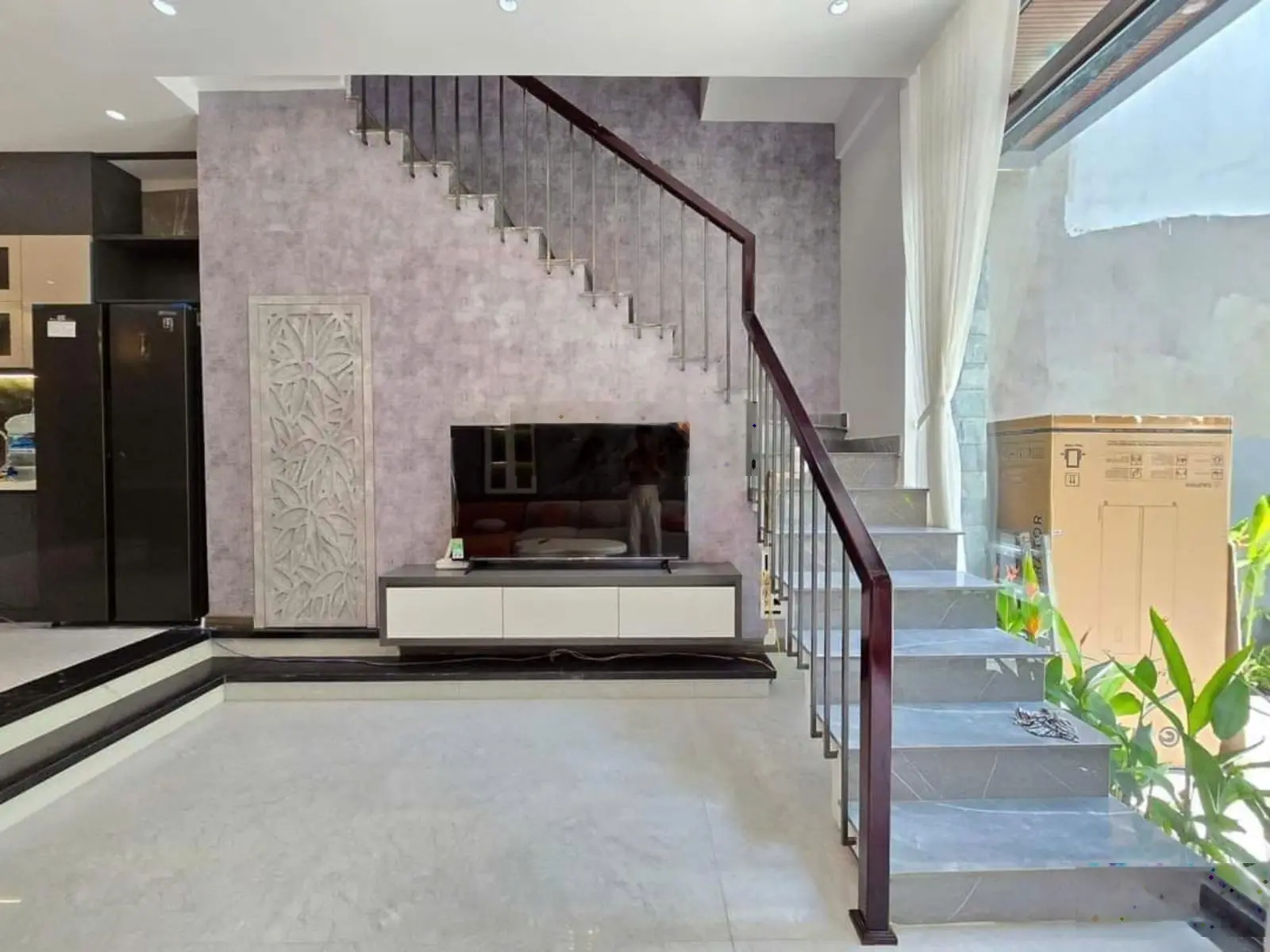 Bán gấp nhà Phạm Thế Hiển, P. 4, Q. 8 diện tích lớn 85m2. Đang cho thuê 28 triệu. Sổ hồng riêng