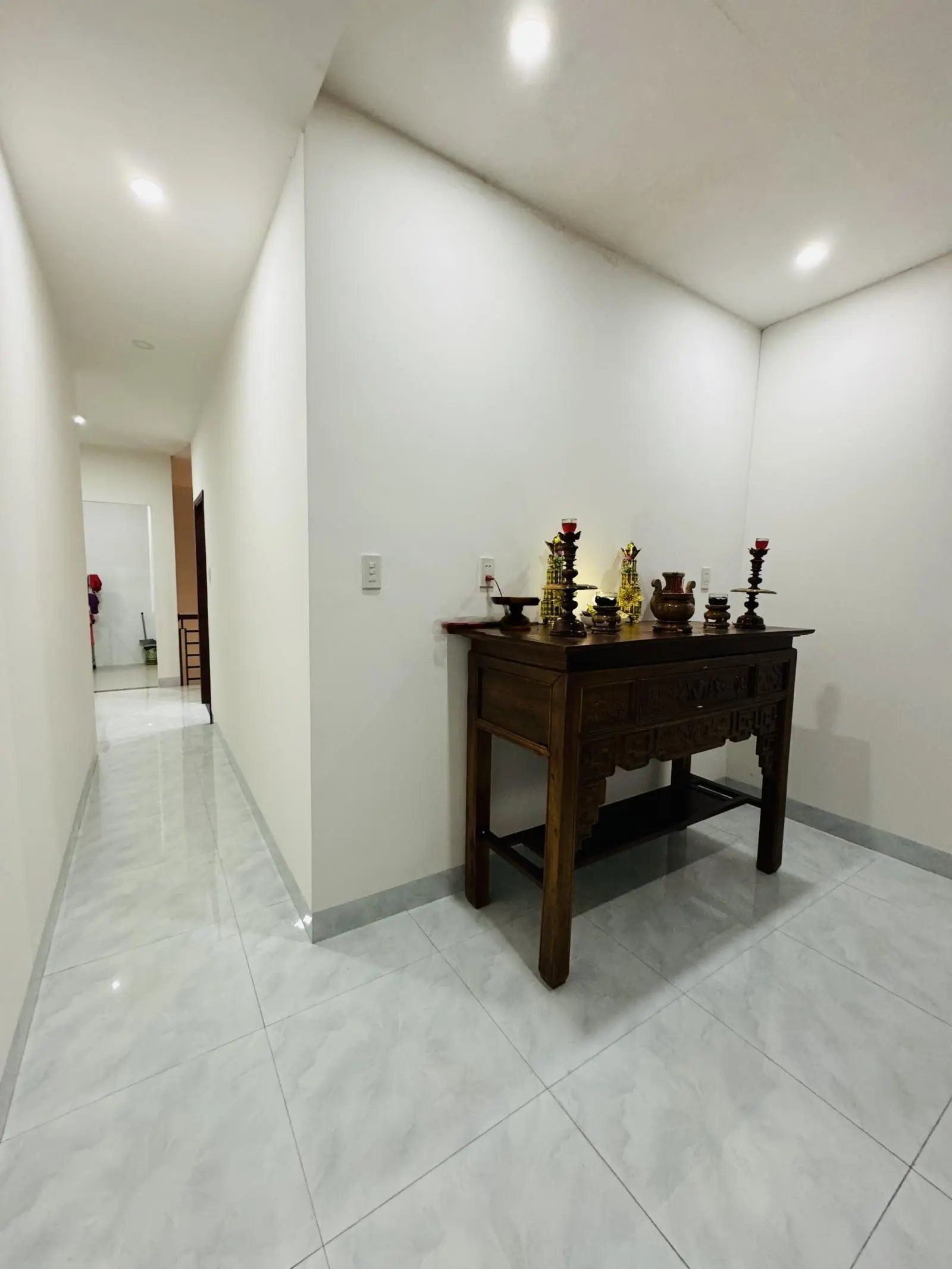 Bán nhà 3 tầng VCN Phước Long gần công viên, gần sông 60m2 ngang 6m để lại nội thất