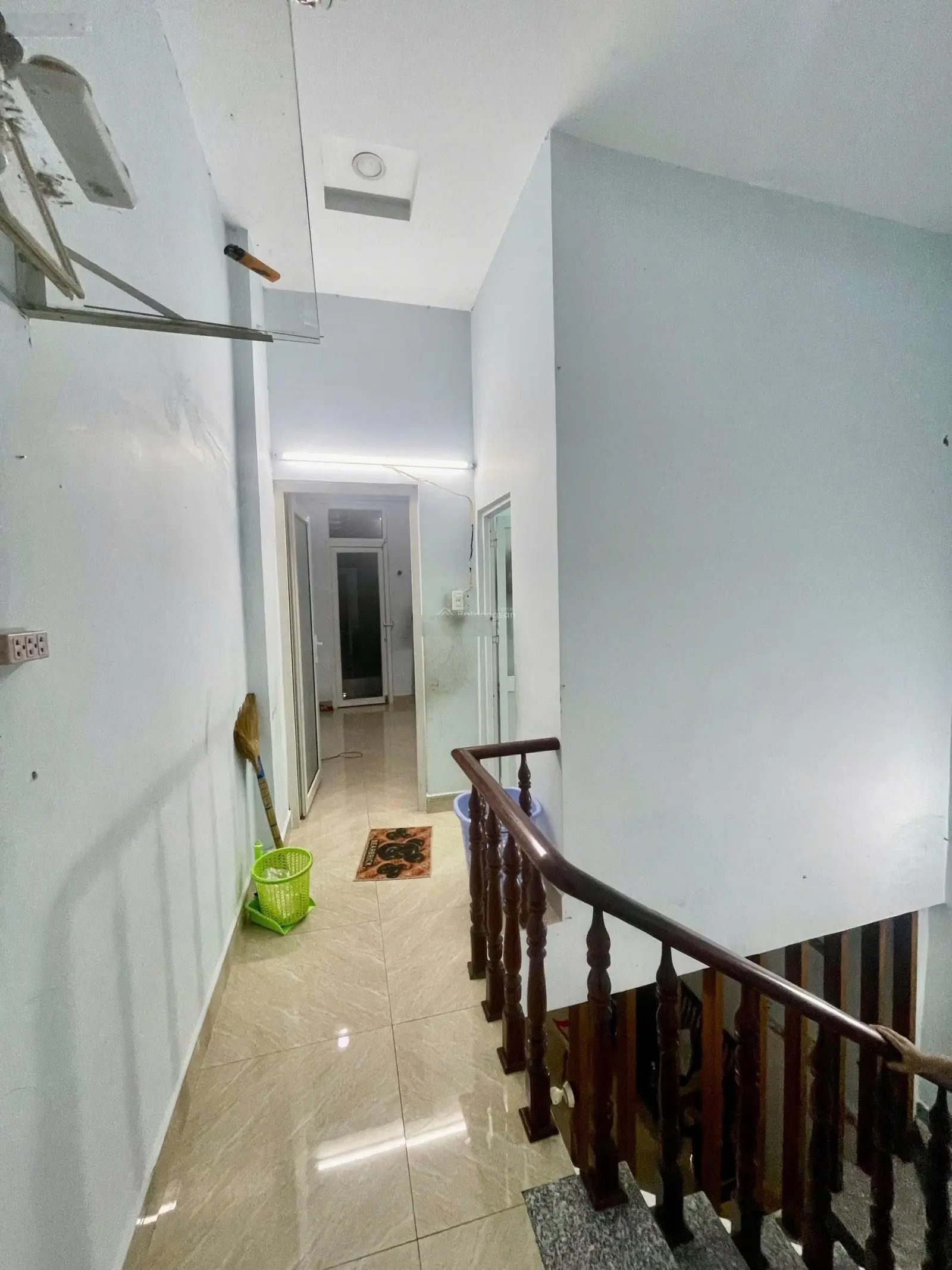 Chính chủ 4x11m, hẻm 5m gần chợ cần tiền bán gấp