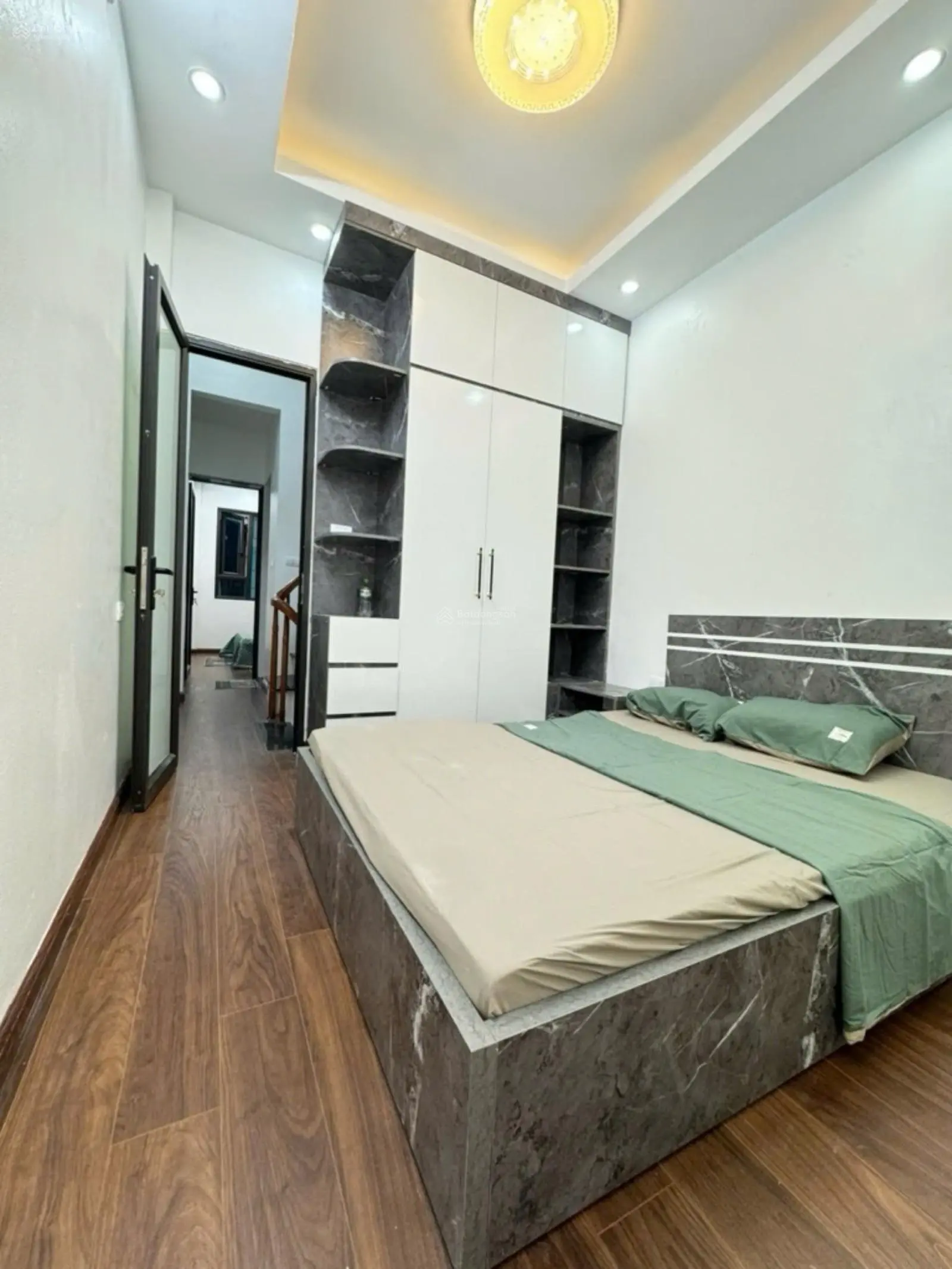 Bán nhà Thanh Nhàn - đủ nội thất - 30m2 x 4 tầng 4 ngủ - sổ đỏ vuông đẹp - hơn 4 tỷ