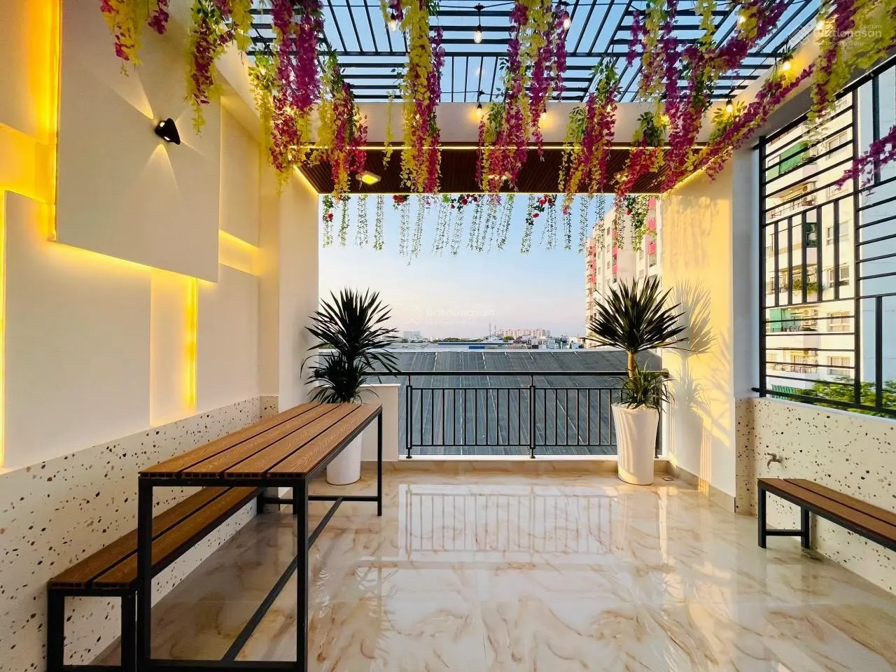 Siêu phẩm HXH CX Chu Văn An DT: 4.2x18m KC: 4 lầu giá: 11 tỷ TL HDT: 45tr/tháng