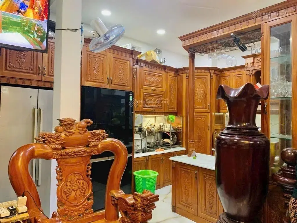 Mặt tiền kinh doanh thích quảng đức, khu kinh doanh sầm uất nhất tuyến đường, 120 m - 22 tỷ.