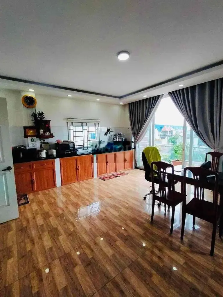 Nhà mặt tiền đường Phan Văn Trị, Q.5, DT: 3.6x13m, 5 tầng mà chỉ 13 tỷ