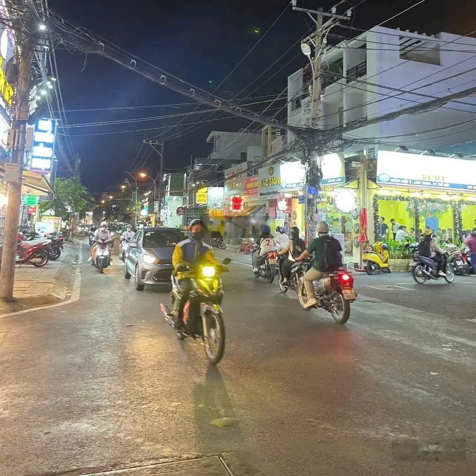 Nhà mặt tiền - Thủ Đức - 2 Tầng - 2PN - kinh doanh đa ngành nghề - ngay Đại Học Ngân Hàng