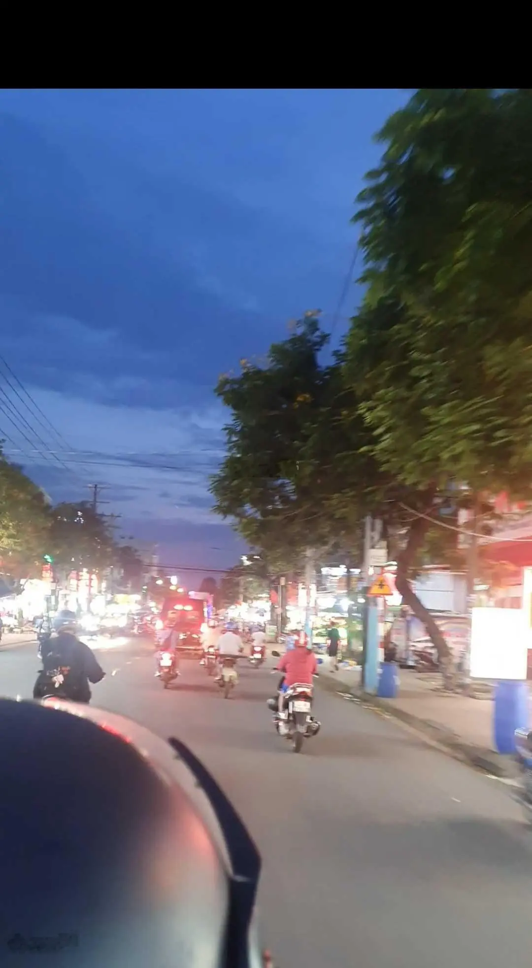 Bán căn góc 2 mặt tiền trung tâm đường Nguyễn trãi giao trần nguyên hãn. Điện tích hơn 300m2.