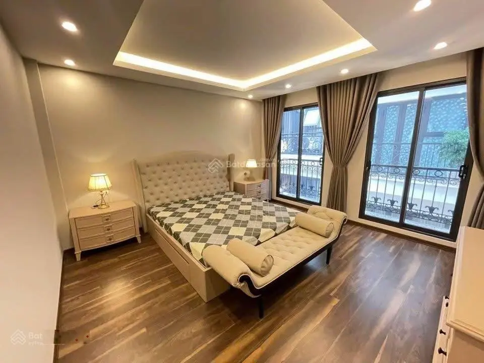 Thái Hà- Yên Lãng- Đống Đa- DT 80m2 x MT 5m- 31 tỷ-oto tránh vào nhà- hai mặt ngõ- cách 15m ra phố