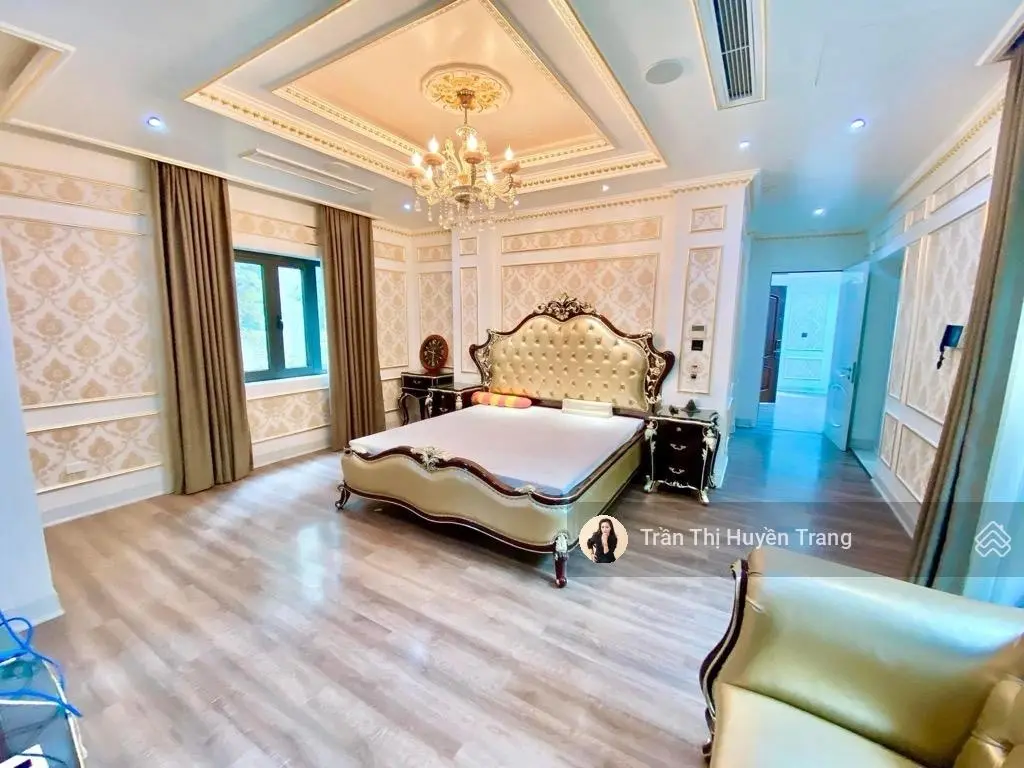 BÁN GẤP BIỆT THỰ SÂN VƯỜN KĐT MỚI DỊCH VỌNG 268M, SIÊU ĐẸP, GARA 2 ÔTÔ, NỘI THẤT VIP, 73.5 TỶ