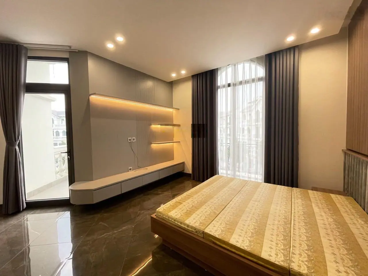 Bán căn góc view vườn hoa khu Sao Biển hoàn thiện full đồ, Vinhomes Ocean Park, 0963 892 ***