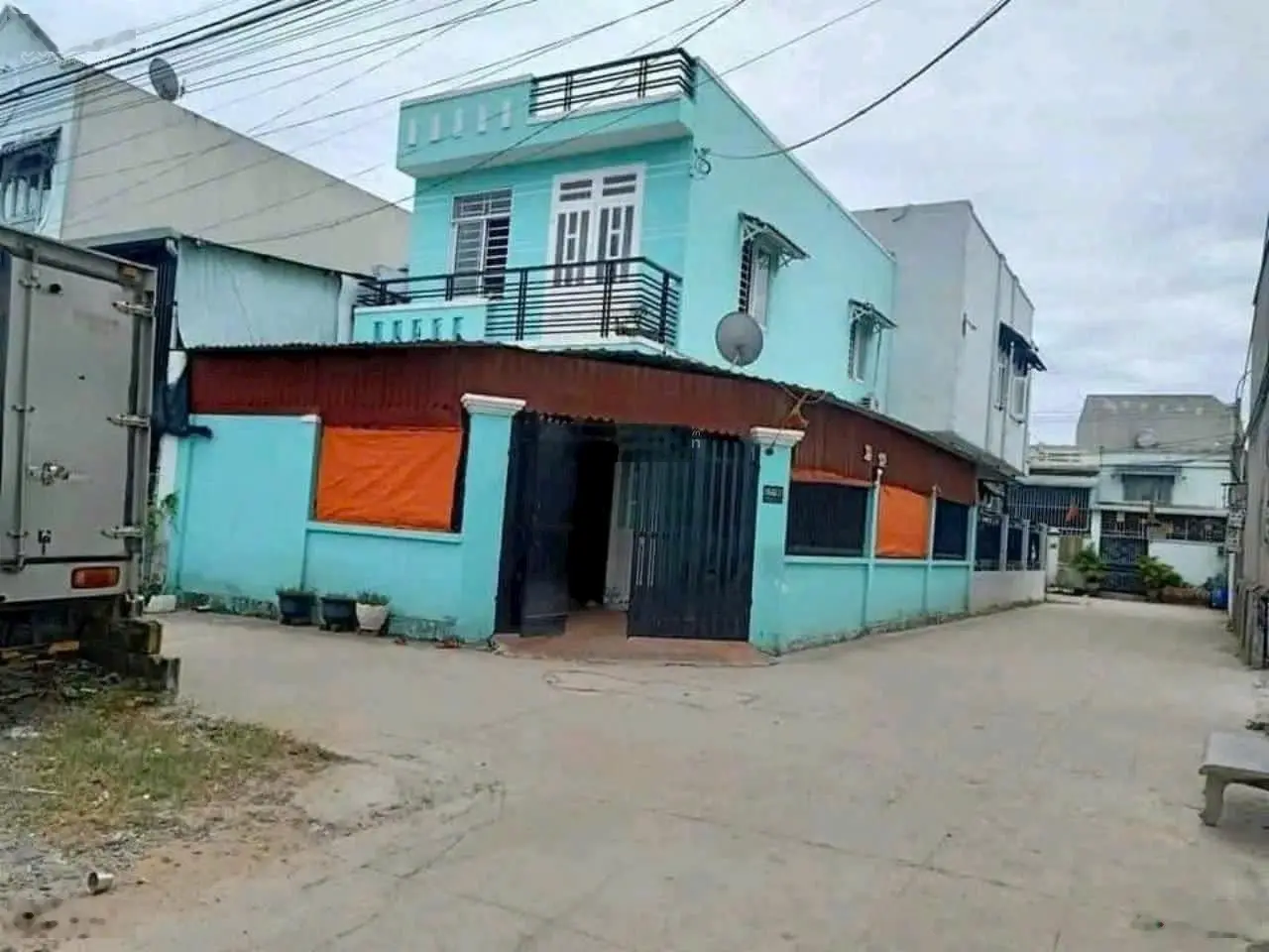 Bán Nhà Góc 2 Mặt Tiền Gần Big C Dĩ An-ĐT 90m2 full thổ - Giá Chỉ 3,9 Tỷ, Cơ Hội Hiếm Có!