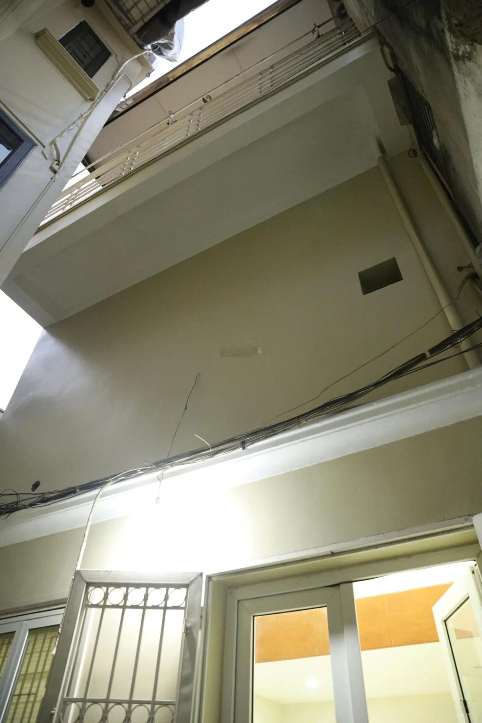 Bán nhà riêng tại Nguyễn Hữu Tuệ, 2,25 tỷ, 35m2, 3PN, 2WC, pháp lý đầy đủ