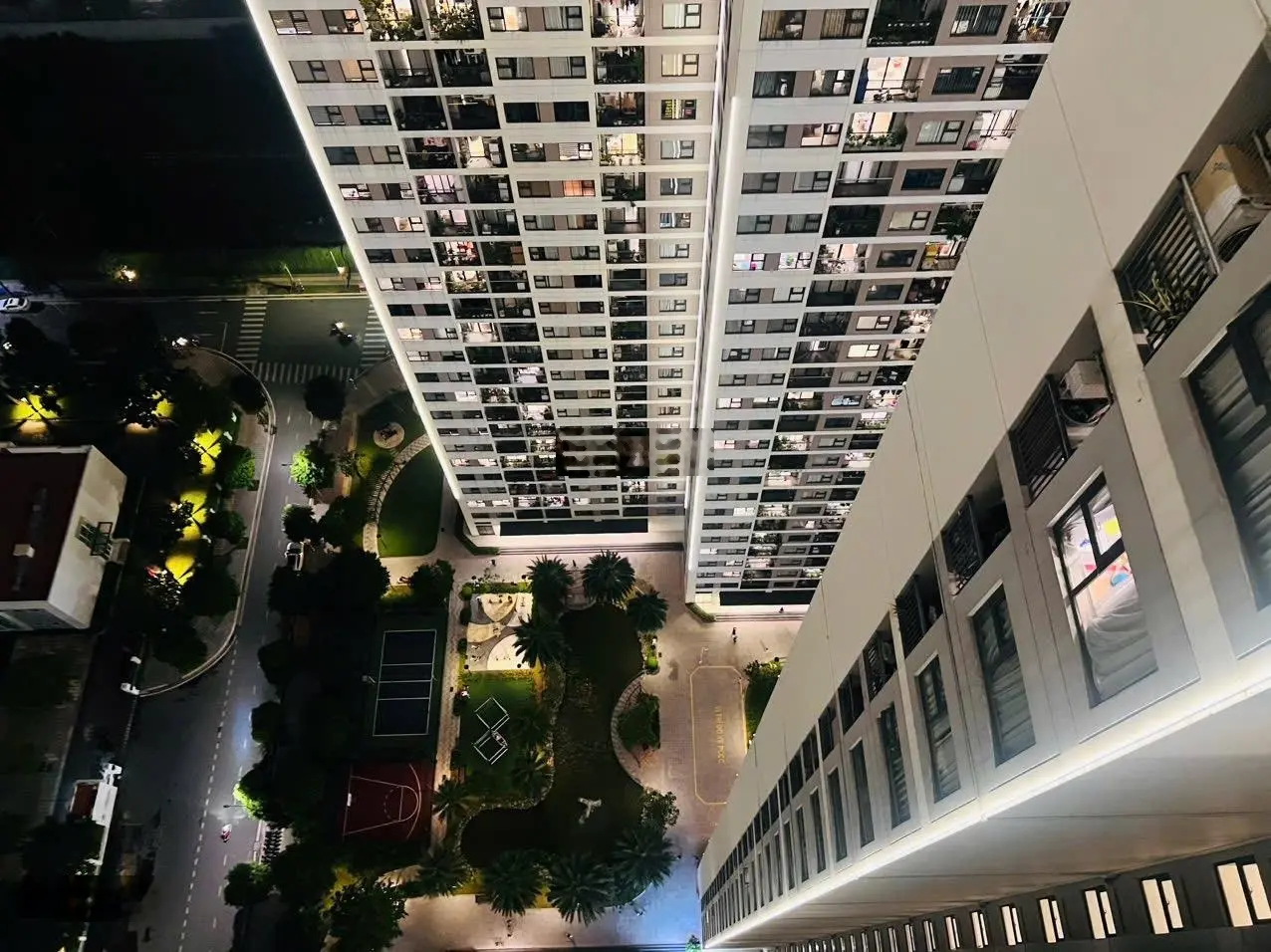 Chính chủ gửi bán căn 1N+ toà S3 VHSMC giá 2.950 bao phí sẵn sổ không vay - Lh: 0972 980 ***