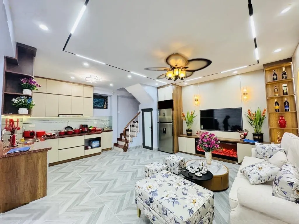 Nhà Đền Lừ - lô góc 2 thoáng - xây 40m2 4 tầng cực đẹp - kinh doanh, oto vào nhà - giá 7,8 tỷ