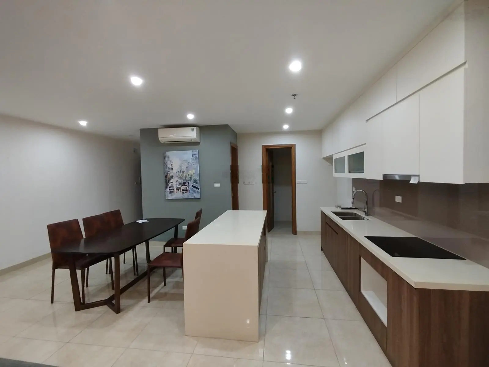 Chính chủ cần bán gấp căn 2n2vs 66m2 tại Center Point - 110 Cầu Giấy giá 4,5 tỷ