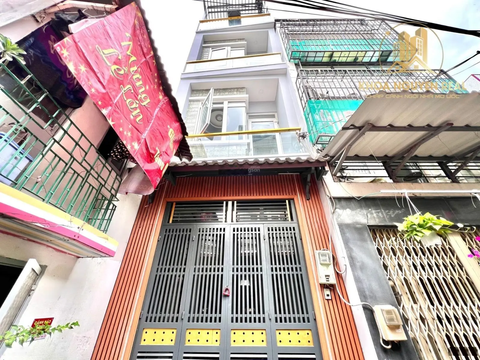 Nhà đẹp nở hậu đường số, phường 4 quận 4 - 3.3x11m - 3 lầu hoàn công đủ