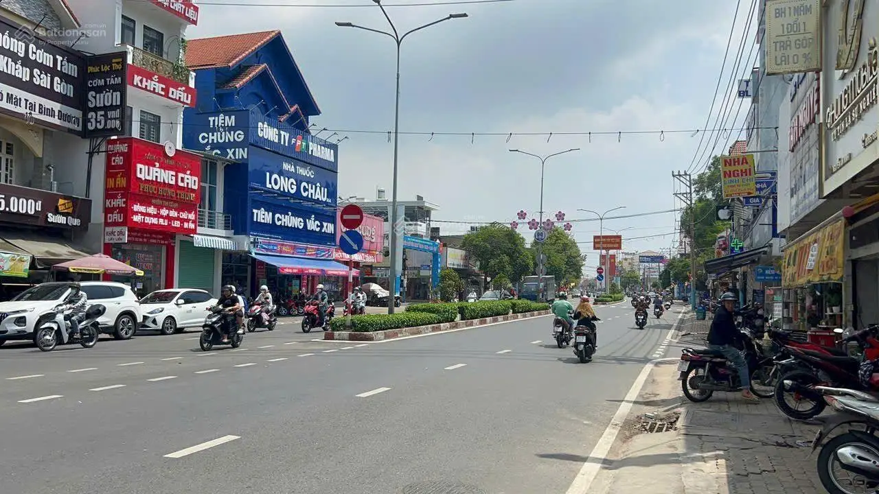 Cần bán nhà mặt phố giá 13,9 tỷ VND tại Dĩ An, Bình Dương