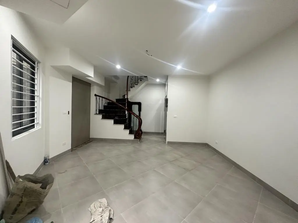 Hàng độc lô góc thang máy ngọc thuỵ long biên hà nội 45m2