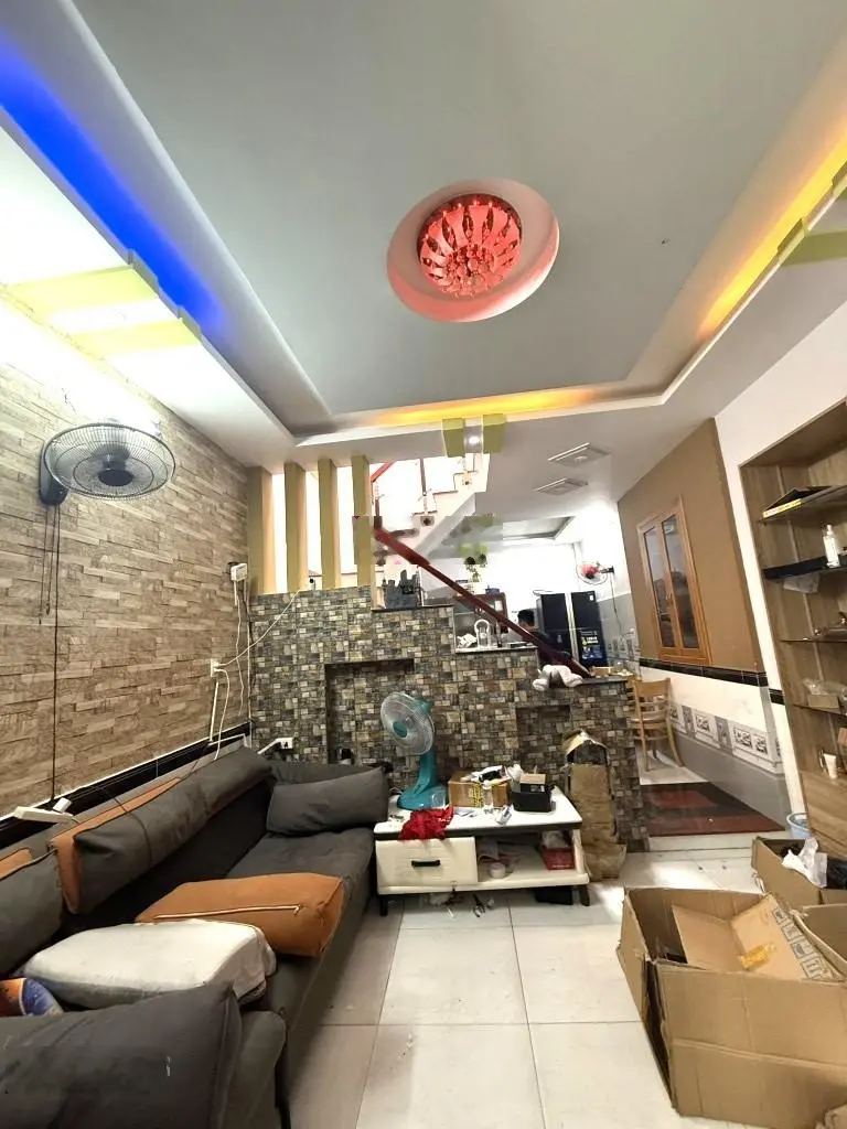 Kiếm đâu ra căn thư 2 -nhà đẹp 2 tầng huỳnh văn nghệ- tân bình- dt 43m2- tặng nội thất - chỉ 3.x tỷ