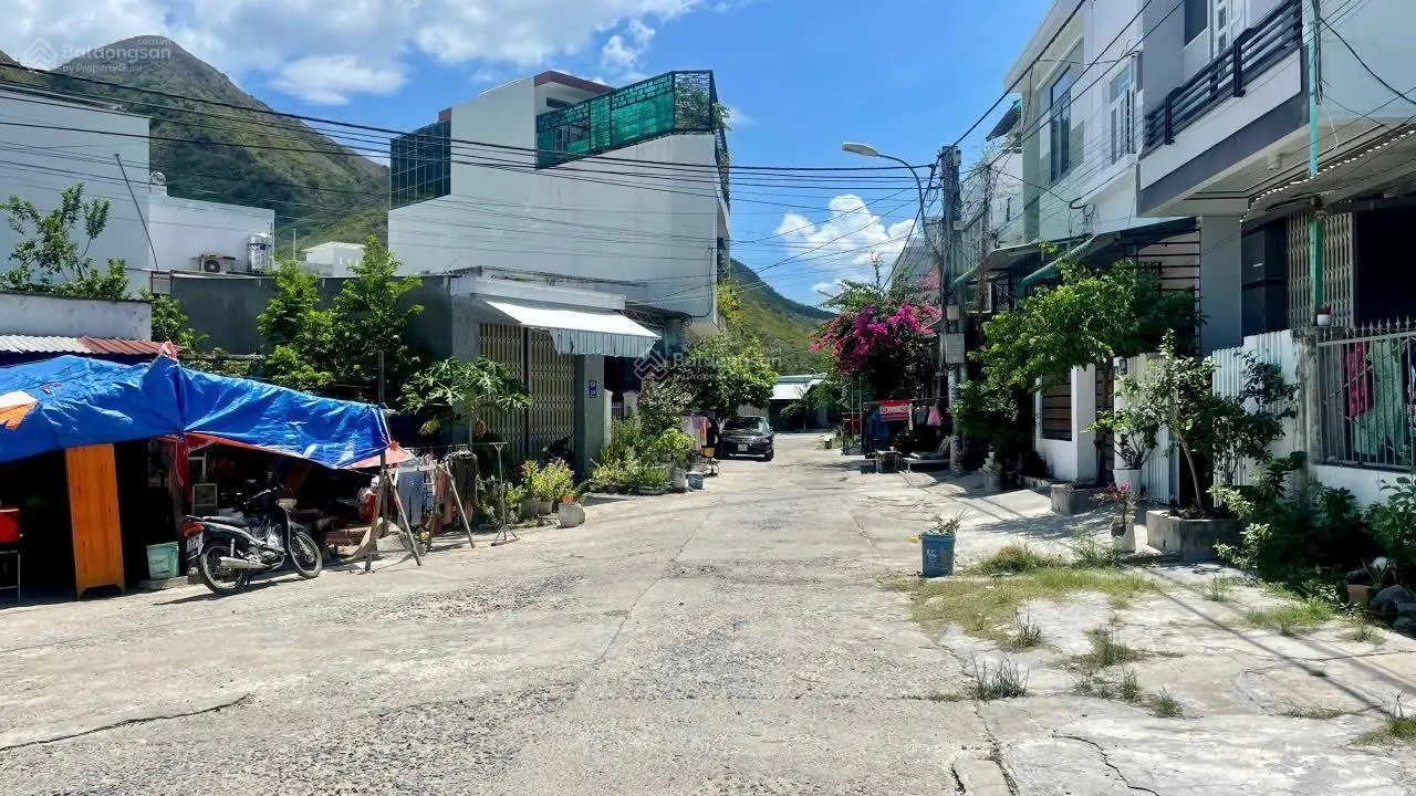 Bán lô đất TĐC Hòn Xện, Vĩnh Hoà, Nha Trang gần biển. DT 62,3m2 ngang 4m giá ngộp bán