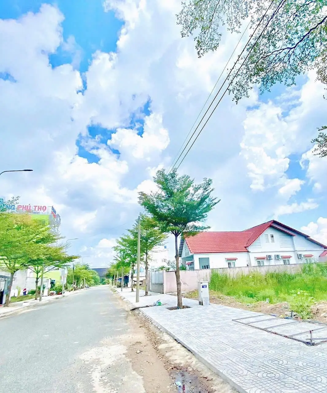 Cơ hội vàng nắm bắt liền tay mảnh đất lí tưởng với view hồ tuyệt đẹp và không gian sống lành mạnh