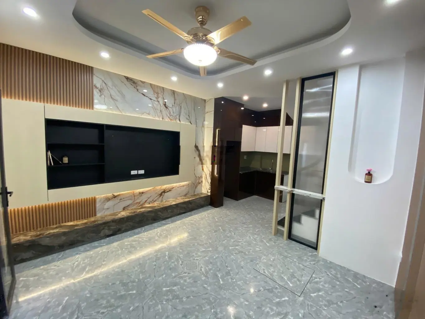 Duy nhất 1 căn Ngay Aeon Thạch Bàn 34m2 x 5T Lô Góc Full nội thất xịn xò 3 bước chân ra Mặt Phố TB