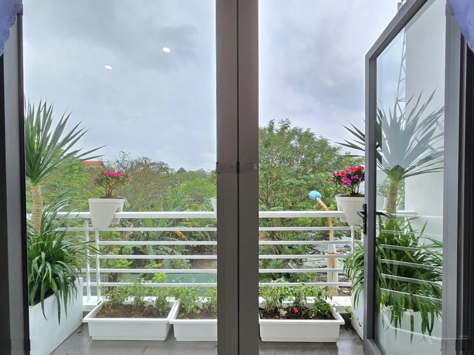 Mặt tiền đường 5m5 lề 3m hoà minh - hướng đông nam hiếm có